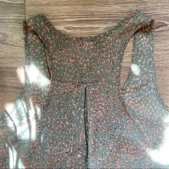 SALE ☀️ 2/$20 Light Teal Animal Print Top - Picture 4 of 5